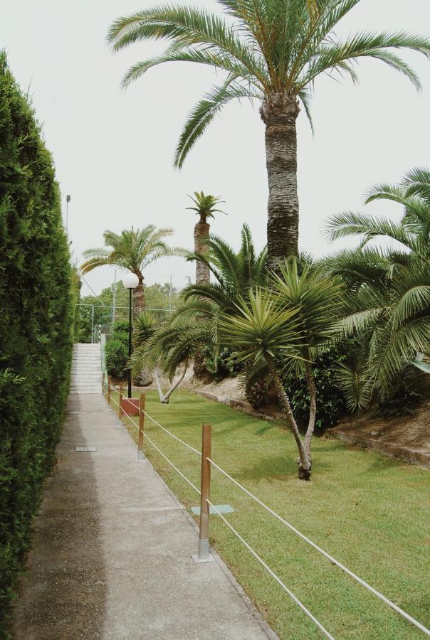 Mholidays Tomares Exterior photo